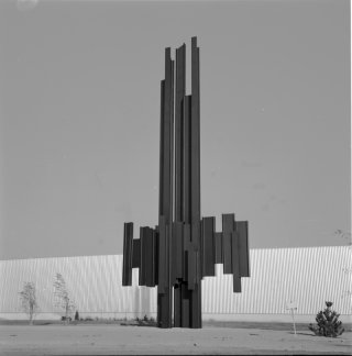 Sculpture monumentale de Marino di Teana 1967 à Orléans - Chevilly